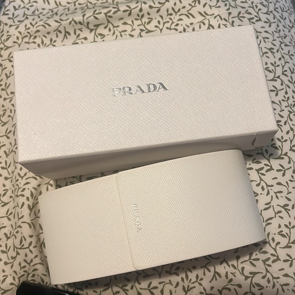 Prada Sculto Reo Irregular Rounded Sunglasses - Picture 4 of 8